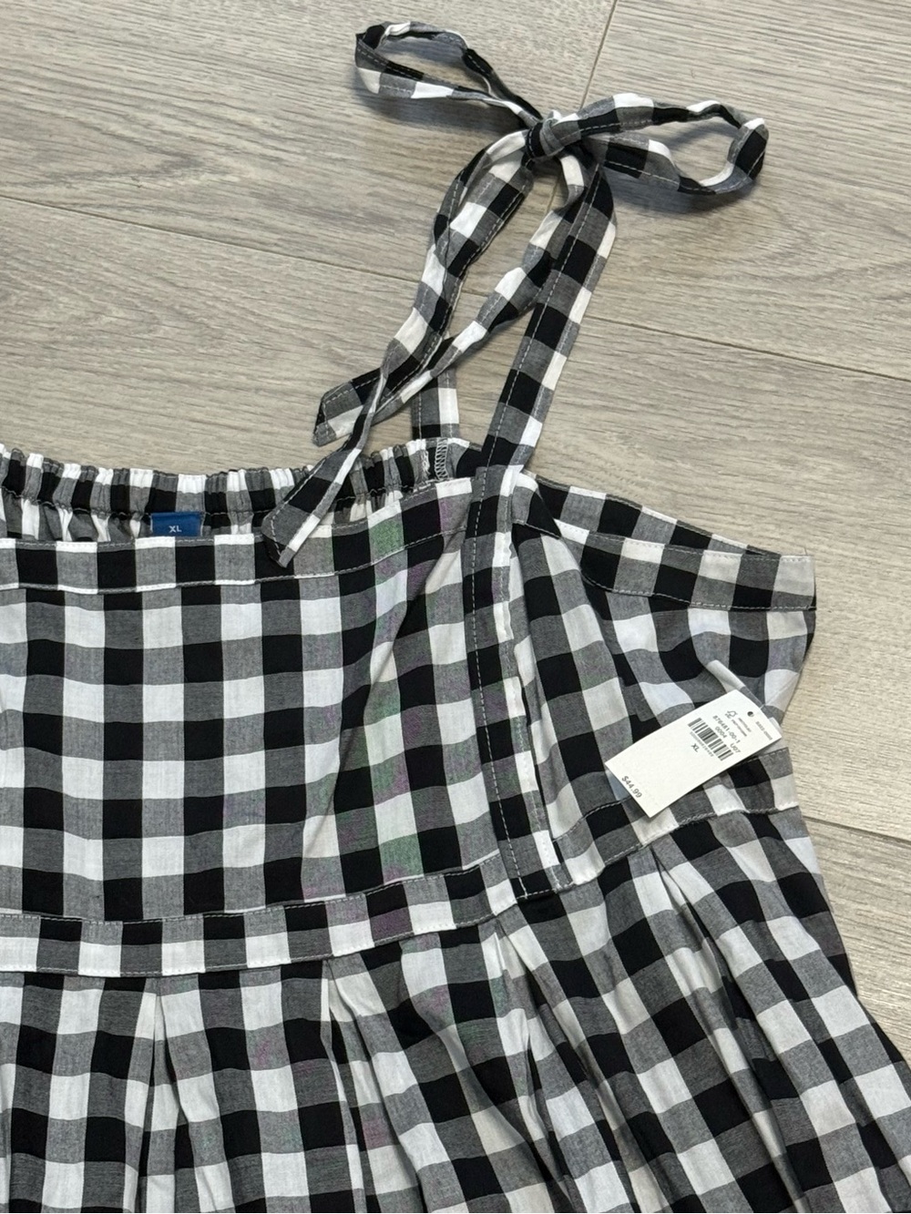 Old Navy Black & White Gingham Tie-Strap Casual Dress - Picture 2 of 10